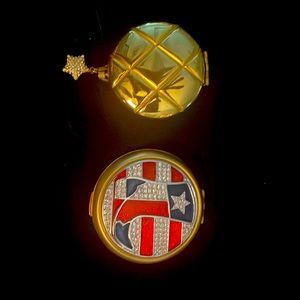 2 vintage Estée Lauder vintage compacts